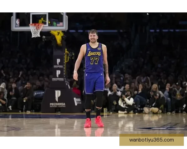 东契奇41分创多项纪录比肩科比队史第四却因16次失误被禁赛